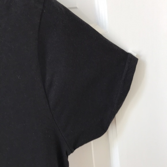 NWOT Black graphic tee Sz Medium cotton dark garden floral bouquet graphic Tee. - Picture 8 of 9